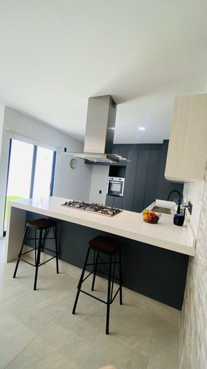 CASA CON DOBLE ALTURA EN VENTA EN ZIBATA DESDE $5,000,000