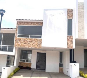 CASA EN VENTA PEDREGAL DE SCHOENSTATT