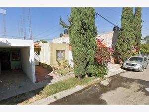 Casa en Venta en Hacienda Santa Fe Tlajomulco de Zúñiga