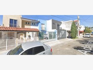 Casa en Venta en Los Arrayanes Guadalajara