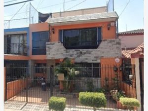 Casa en Venta en Jardines del Rosario Guadalajara