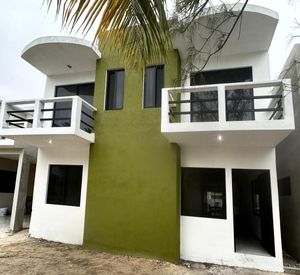 CASA EN LA PLAYA/ TERCERA FILA /CHICXULUB PUERTO