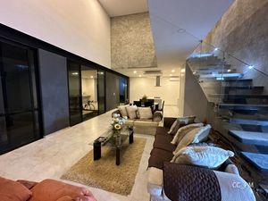 CASA EN VENTA  EN PRADERAS DEL MAYAB