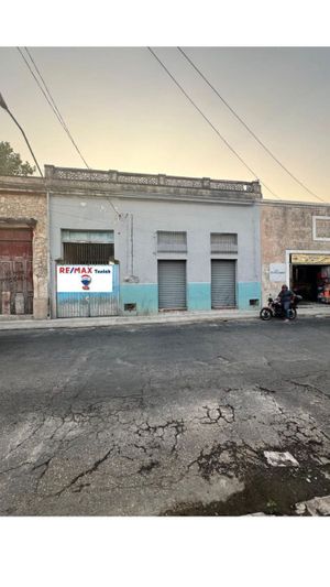 CASA IDEAL PARA REMODELAR, EN EL CENTRO DE MERIDA