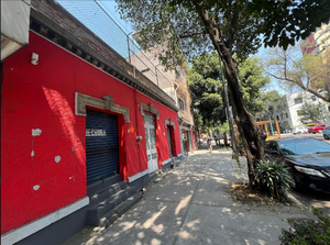 Casa con terreno en La Calle Zamora Colonia Condesa