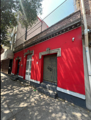 Casa con terreno en La Calle Zamora Colonia Condesa