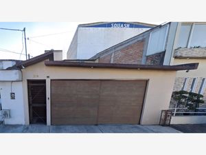 Casa en Venta en Club Jardin Toluca