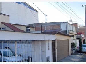 Casa en Venta en Club Jardin Toluca