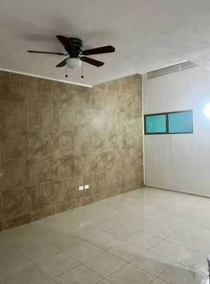 CASA CON PISCINA, EN FRACCIONAMIENTO LAS AMÉRICAS EN MÉRIDA