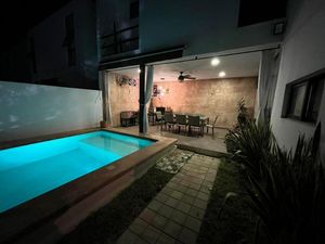 CASA EN VENTA DE 3 RECÁMARAS Y PISCINA, EN RESIDENCIAL SAC-UH