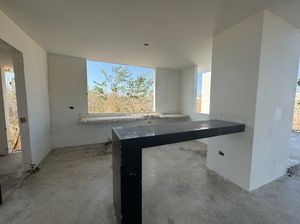 CASA EN VENTA PARA FINALIZAR PROYECTO EN KOMCHEN,