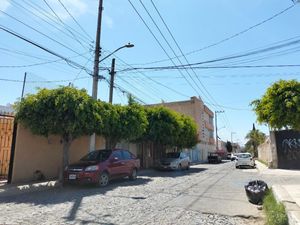 !Baja de precio! Casa para remodelar en Col Paraísos del Colli