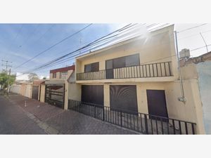 Casa en Venta en Jardines Del Valle Zapopan