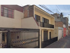 Casa en Venta en Jardines Del Valle Zapopan