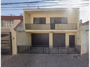 Casa en Venta en Jardines Del Valle Zapopan