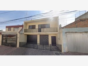 Casa en Venta en Jardines Del Valle Zapopan