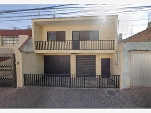 Casa en Venta en Jardines Del Valle Zapopan