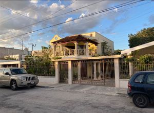 CASA CON 5 RECAMARAS LAS BRISAS EN MERIDA