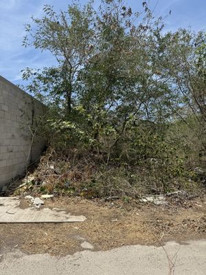 Terreno atrás de el colegio Montreal en Dzitya