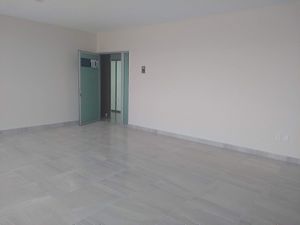 CONSULTORIO  WTC JURIQUILLA, AMPLIO, BARATO! $15,000   40METROS