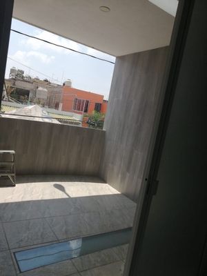 Casa Amplia más Sótano adaptado en Villas de Guadalupe