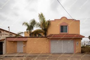 Casa en Venta - En Lomas de Rosarito