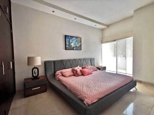 Amplia Residencia de 4 Recamaras en Venta en Puerta de Hierro