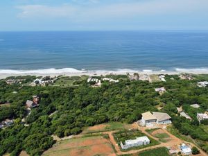 Terrenos en la Barra de Colotepec, a una cuadra del mar