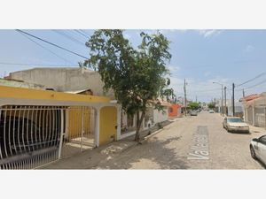 Casa en Venta en Valle Dorado II Mazatlán