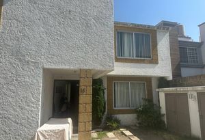 CASA EN VENTA CON EXCELENTE UBICACION!!...