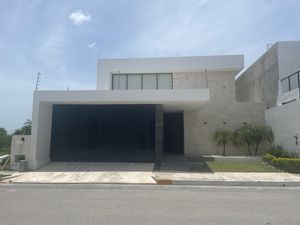 Casa en renta en Campeche en Privada Residencial La Eminencia