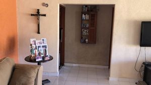 CASA EN RENTA EN CAMPECHE: AV. RESURGIMIENTO, COL. BUENAVISTA