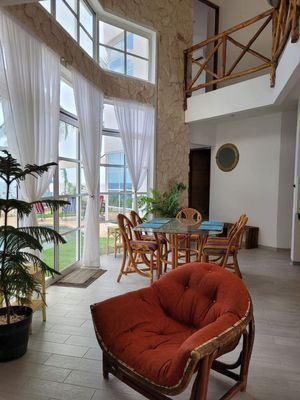 Casa Frente a la Playa de 3 Habitaciones y Piscina en Santa Clara, Yucatán