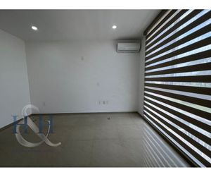 CASA REMODELADA EN VENTA CON ESPACIO PARA UN LOCAL COMERCIAL