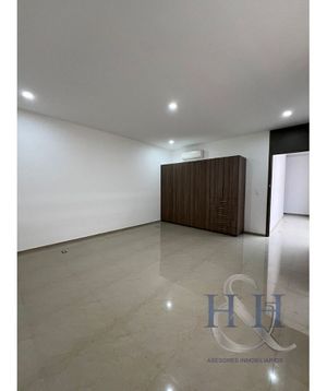 CASA REMODELADA EN VENTA CON ESPACIO PARA UN LOCAL COMERCIAL