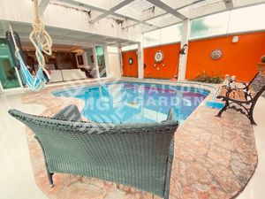 Casa en Venta en Loma de Valle Escondido con alberca