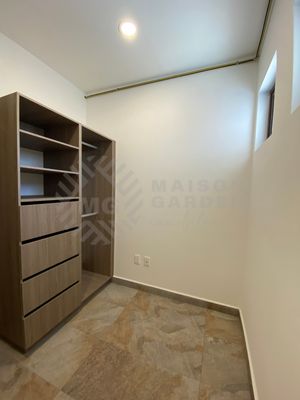 Departamento en Venta en Real Antigua, nuevo y con cuatro recámaras.