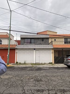 Casa sola  en venta en la colonia científicos ,toluca