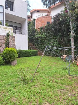 Se Renta depto en Duplex de casa en Lomas Altas, con Seguridad amueblado o sin A