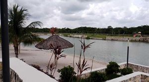 Terreno en Quadra Yucatán esquina cerca del lago