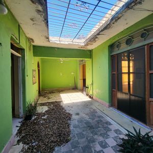 Casa en el Centro por la Mejorada para remodelar