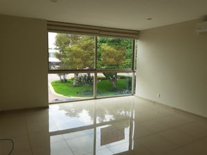 Residencia en Venta frente a parque