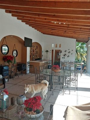 Hermosa Casa Sola en el Corazón de Cuernavaca con Amplio Jardín