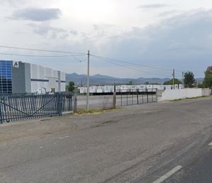 Terreno a pie de carretera en Parque Industrial Querétaro