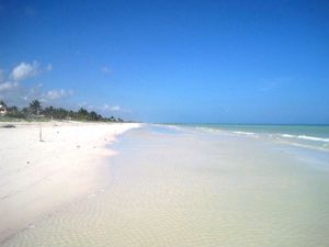 Casa Frente al Mar en Las Hermosas Playas de El Cuyo, Yucatán