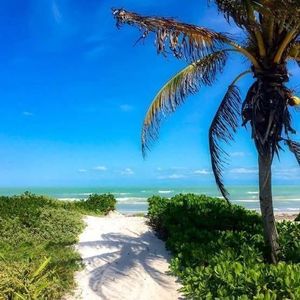 Casa Frente al Mar en Las Hermosas Playas de El Cuyo, Yucatán