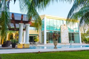 Residencia en Venta en Club de Golf La Ceiba, Amplios Espacios