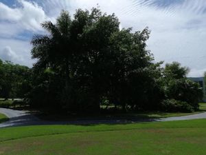 Terreno Frente a Campo de Golf en Yucatán Country Club