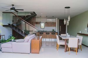 Moderna Casa en Venta 3 Recámaras 2.5 Baños Temozon Norte, Seguridad 24 horas