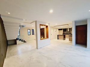 CASA NUEVA CON EXCELENTES ACABADOS Y DISTRIBUCION!!